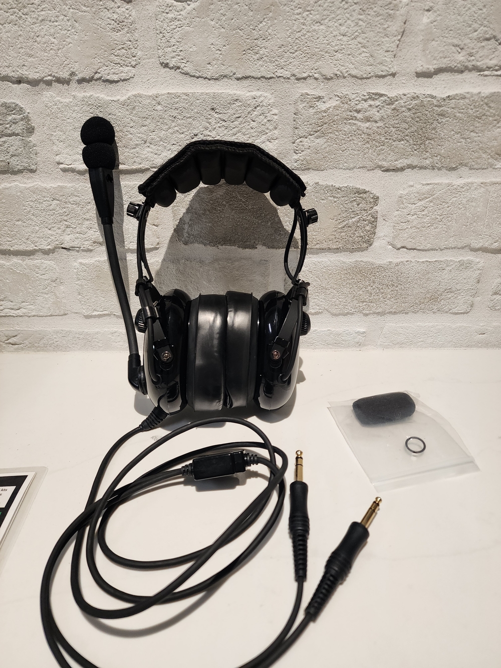 Kore Headset Black Carrying Case - Picture 2 of 7